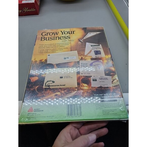 AVERY Ink Jet File Folder Labels 8166 Box of 25 Sheets 30 Labels/Sheet 750 Label - Picture 2 of 3